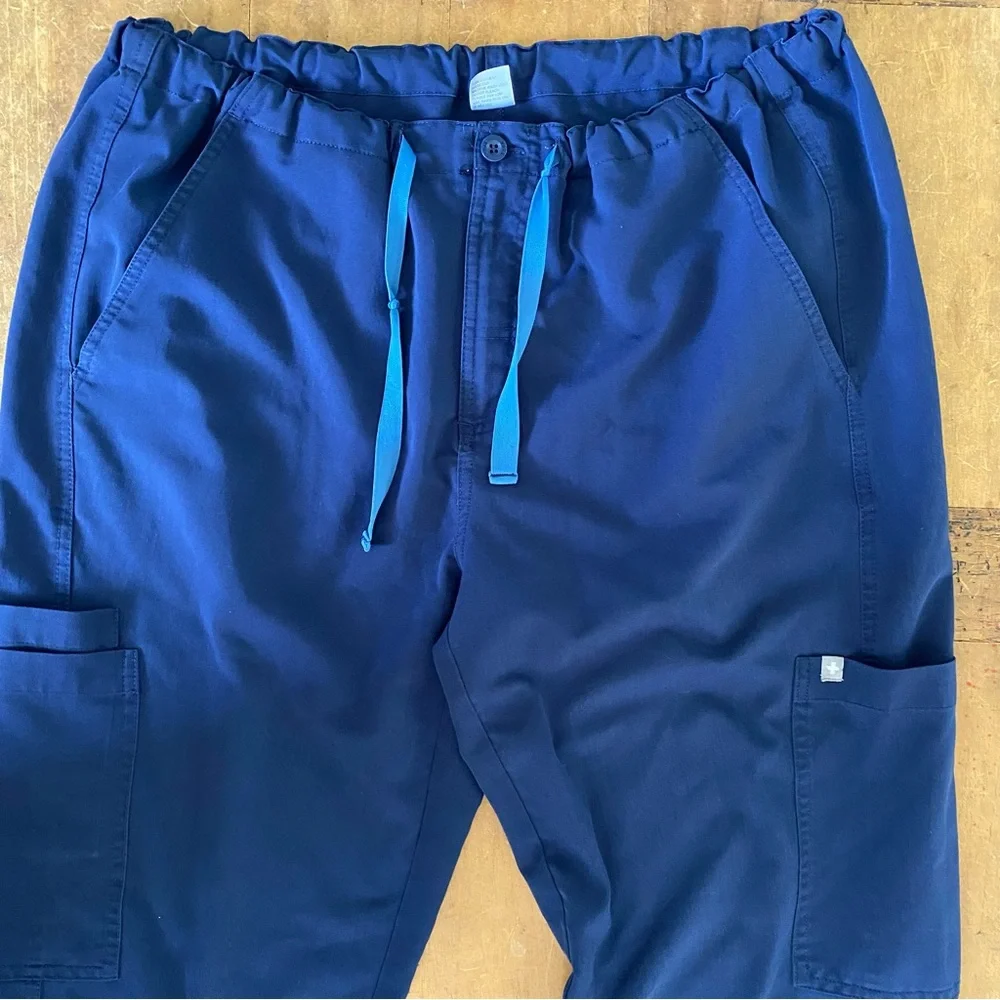 FIGS Unisex L Soft Thread Navy Blue 8 Pocket Drawstring Scrub Pants - Picture 1 of 10